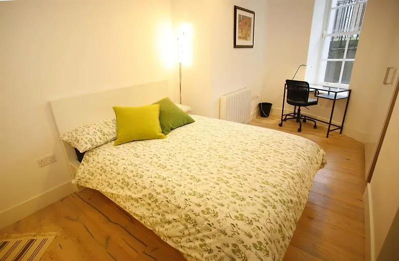 Short Let Direct - Mountjoy Square D1 Apartment Dublin 0*,